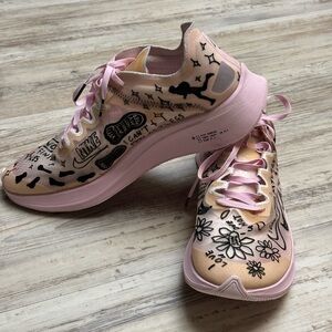 Nathan Bell x Nike Zoom Fly SP Doodles Pink Athletic Running Shoes Sz Men’s 11.5